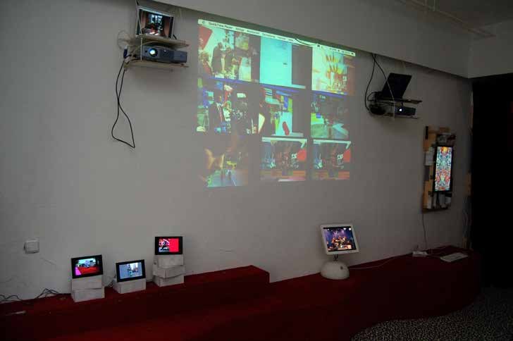 Blaues Haus Cologne 2007 — screens and projection of the Second Life show
